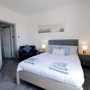  Holiday home Renovated House Near Darlington Train Station.